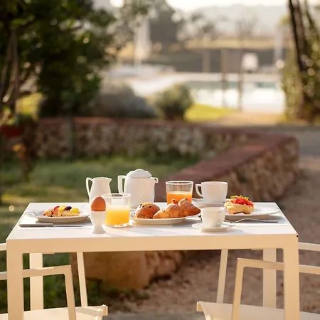 Hotel Masseria Mongio Dell'elefante 4*